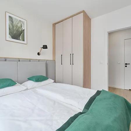 Stylish Na Grobli With Balcony By Renters Apartman Wrocław