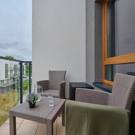 Stylish Na Grobli With Balcony By Renters Appartamento